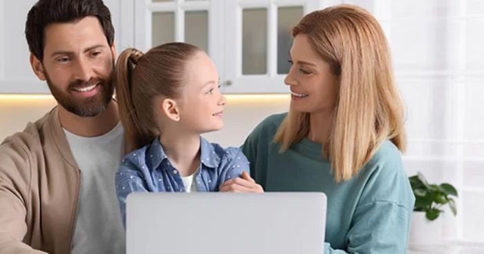AITA for Taking the Kids to Hawaii for Christmas Without My Husband?